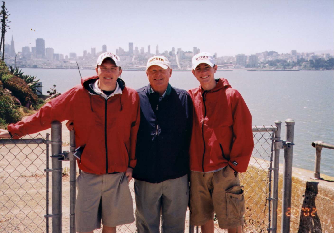 alctrz5.jpg (44039 bytes)