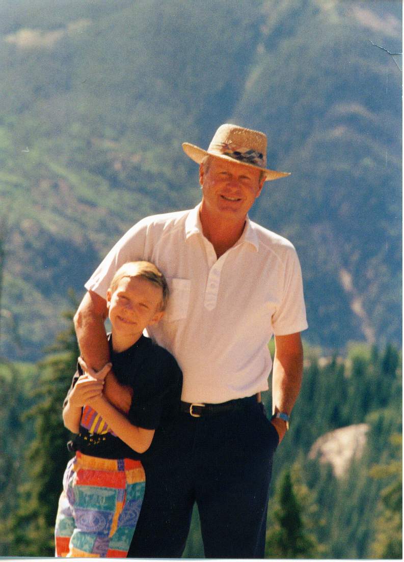 Lee and Dad.JPG (94078 bytes)