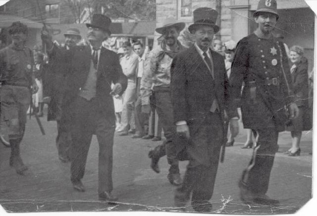 jr11.jpg (39697 bytes)