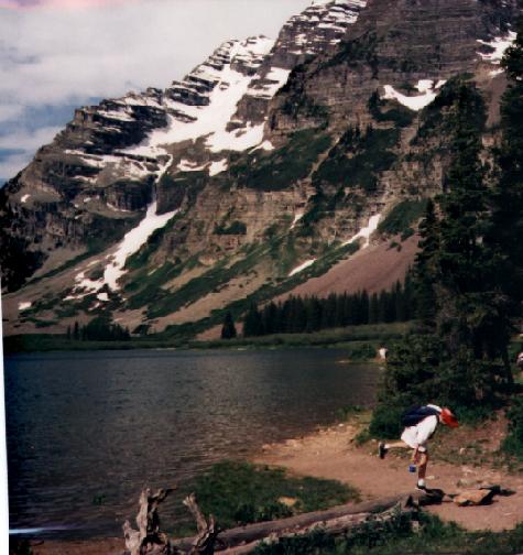 lake.JPG (46595 bytes)